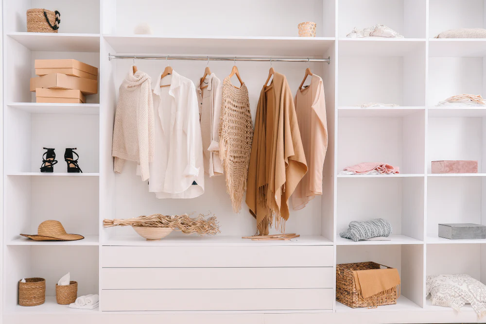 Minimalist Closet Checklist + Free Downloadable PDF​